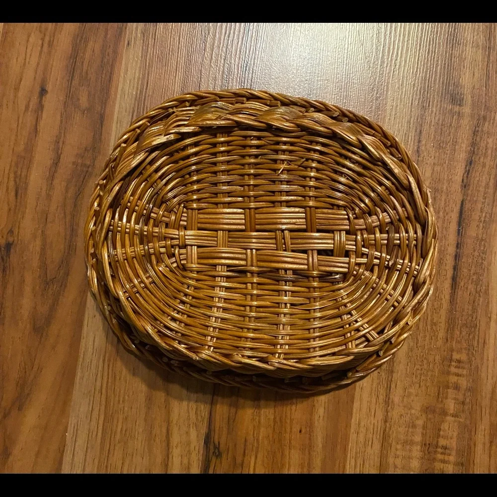 N/A wicker basket